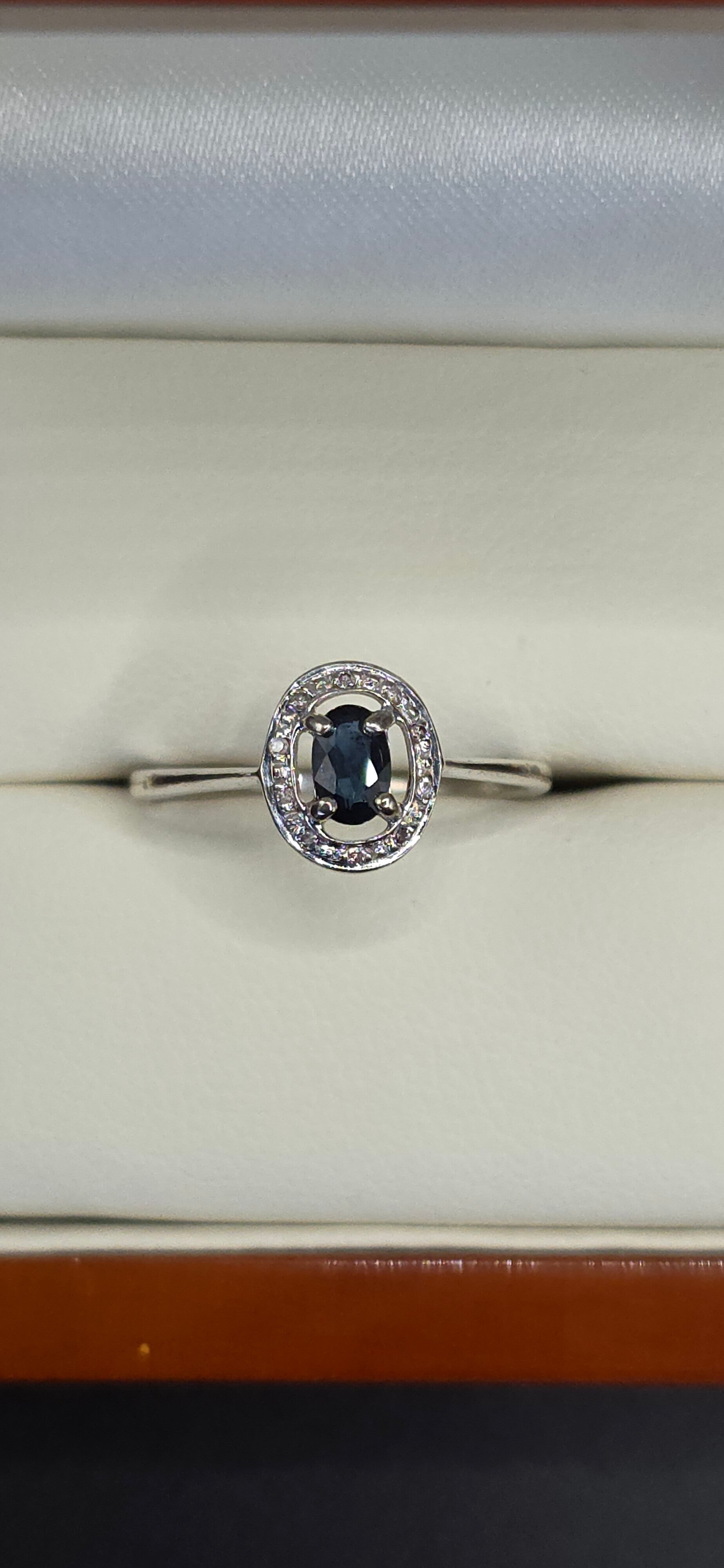 Beautiful 9ct White Gold Oval Sapphire and Diamond Halo Ring. Size L