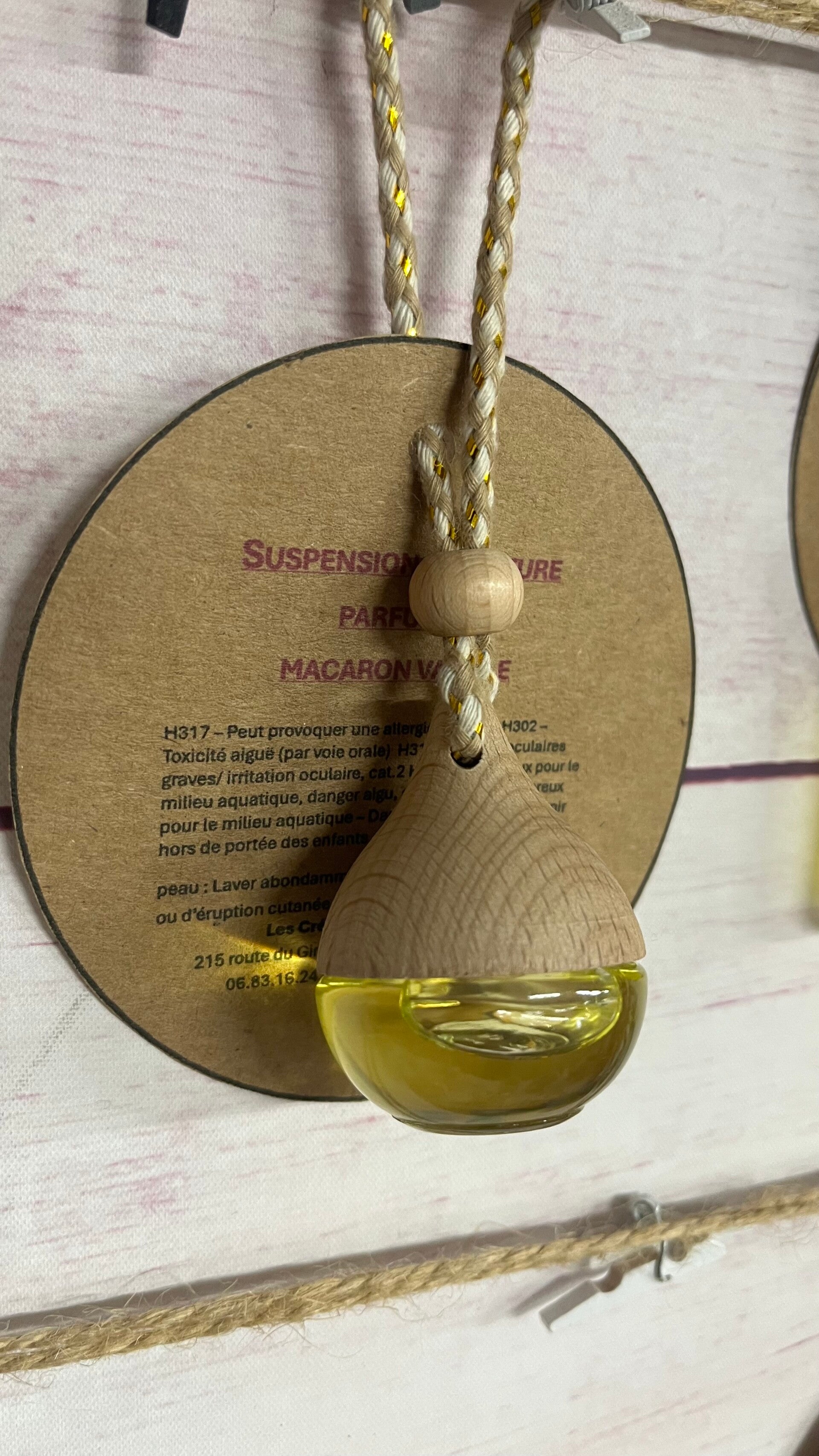 Suspension de voiture - Macaron vanille