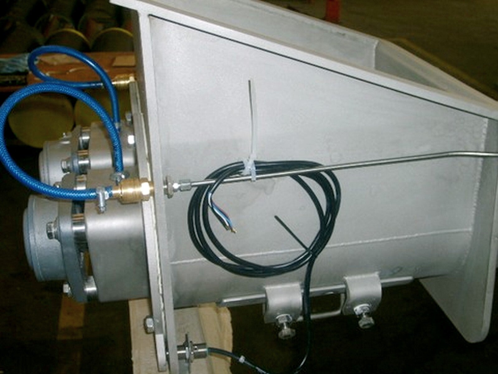 Dosierfoerderschnecke-Ausfuehrung-Doppelschecke-Fertigung I Con-Tec