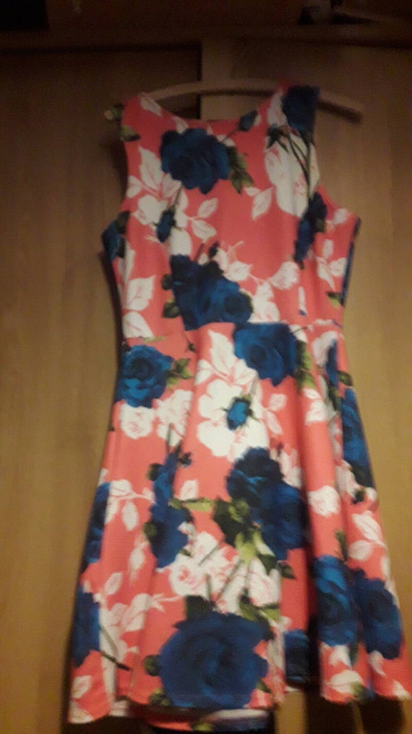 Select dress vgc used floral size 12