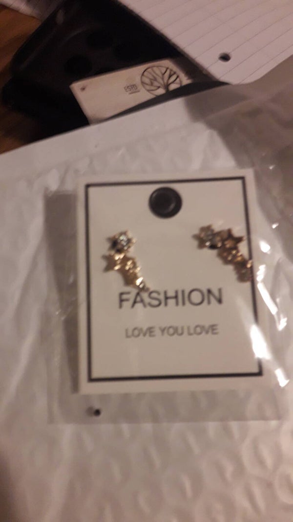 New pair dangle earrings gold plated metal ,fashion love you love