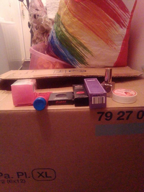 New make up n nail set in packet