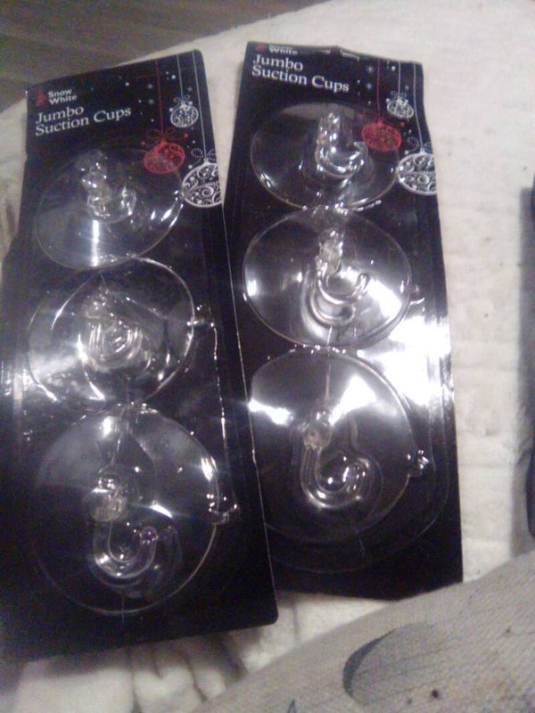 Jumbo suction cups with hooks on new in pkts 2