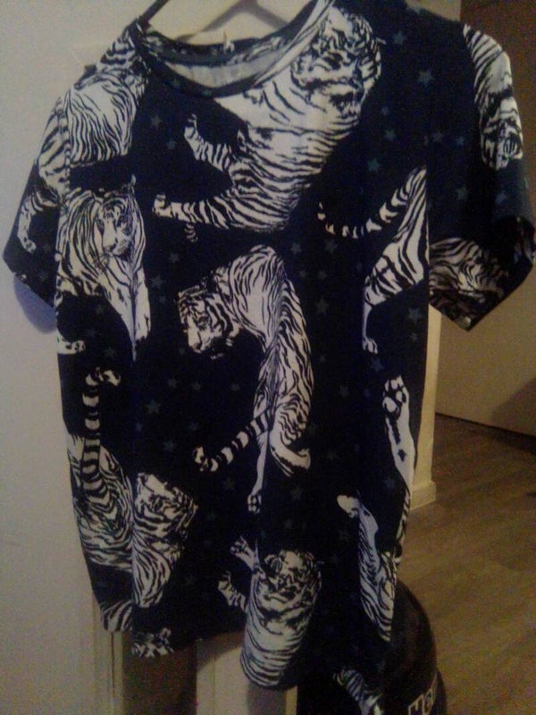Blue n white tiger t-shirt with grey stars in navy black n white