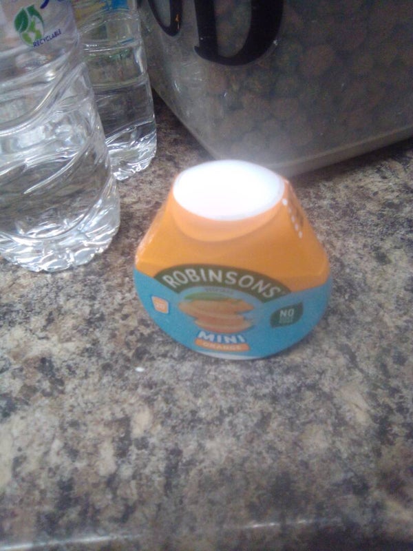 Robinsons juice bottle min orange to sqeeze into water