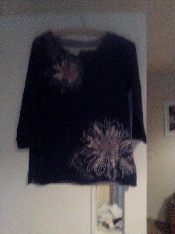 Weird fish top vgc used size 12