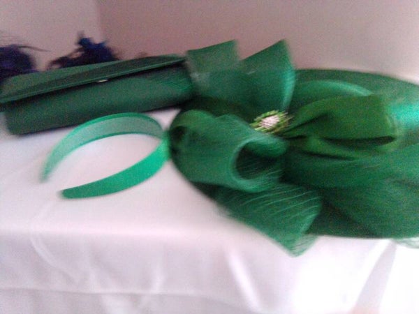 Green fascinator with head band n green shoulder bag silver strap chain