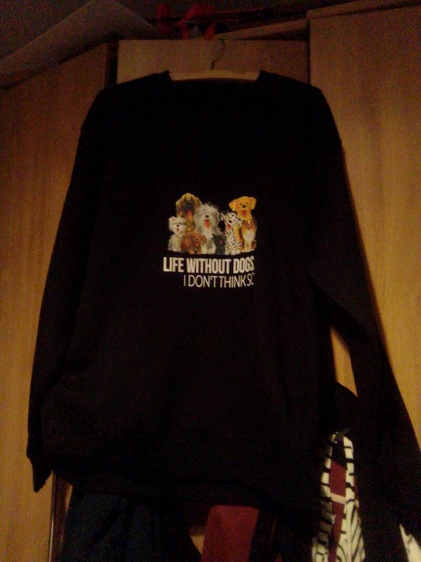 X tra large ladies black sweatshirt with dogs on n saying