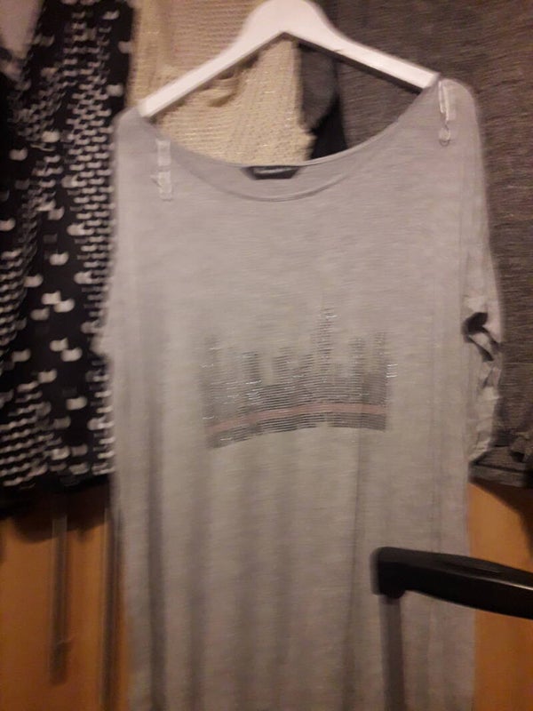 Ladies grey used tshirt sequin on size 24