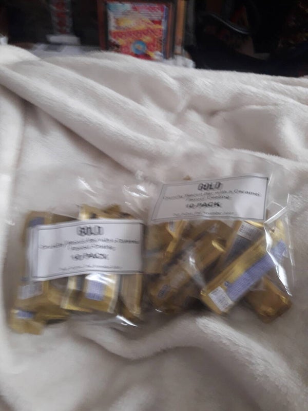 2 bags 10 gold mcvitie biscuits