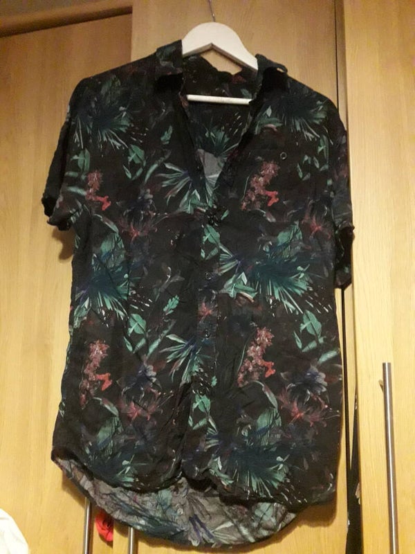 Mans acw85 shirt floral like jungle like,vgc used
