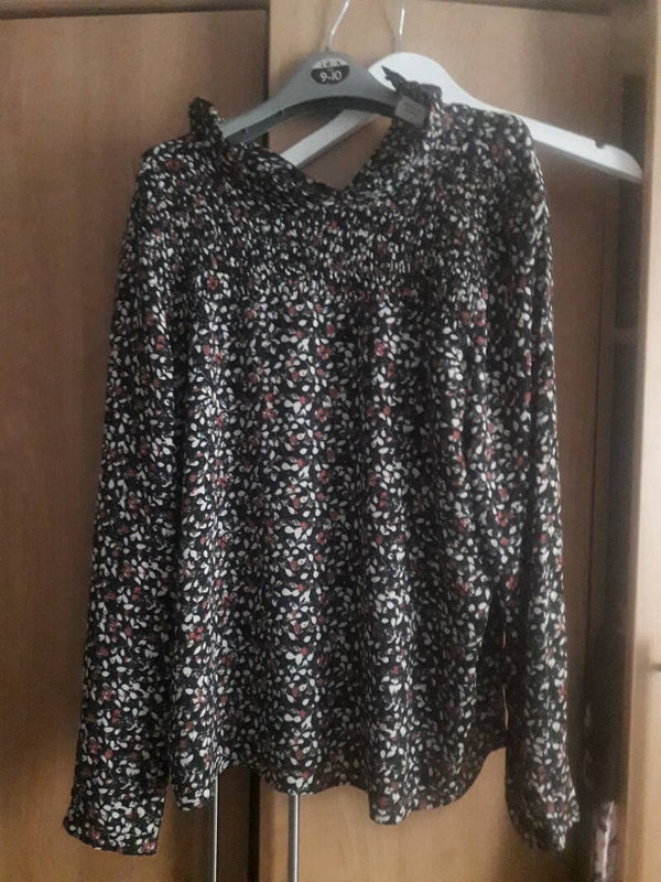 Jacqueline de yong top used 14