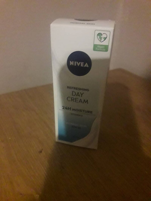 Nivea refreshing day cream for normal skin