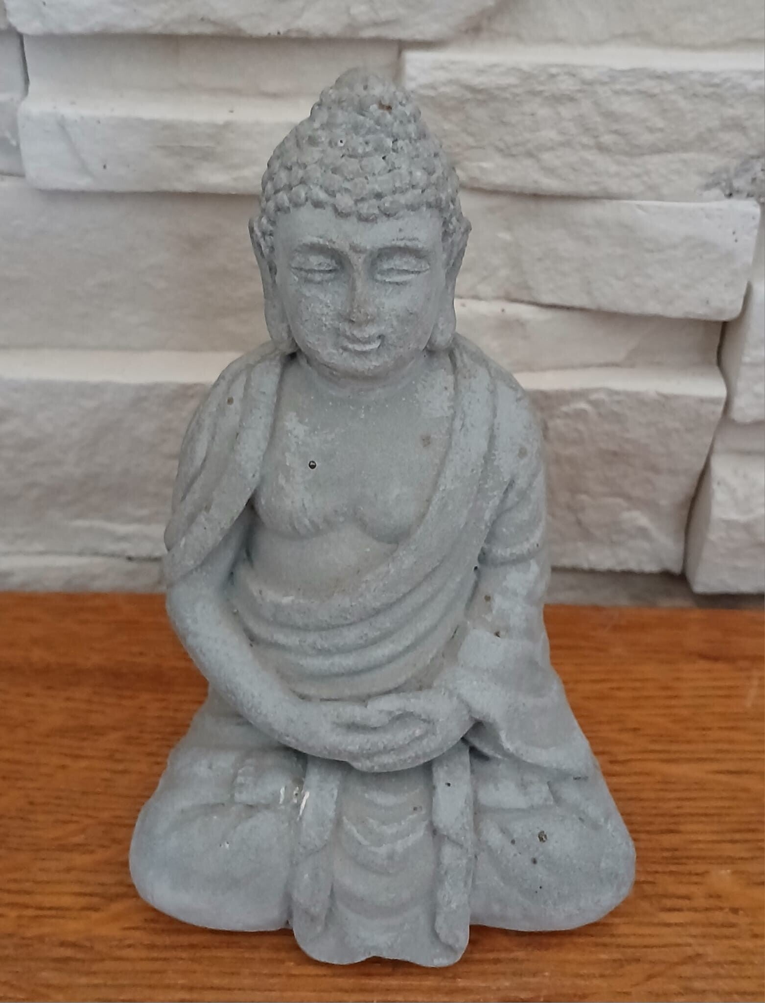 Stenen budha Beeld
