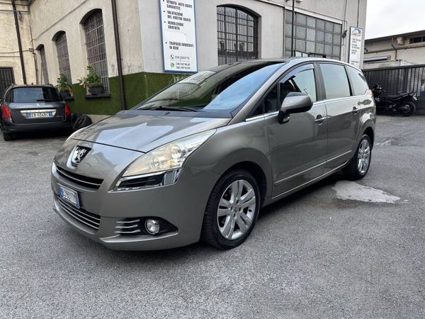 PEUGEOT 5008 - 1.6 HDI - 2011