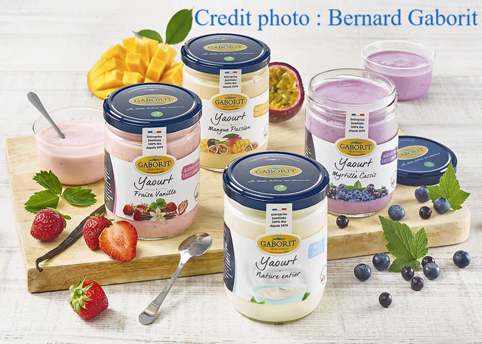 Photo d'une bouteille de lait en plastique réutilisable pour la livraison à domicile