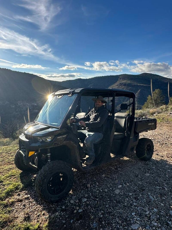 Can-Am Defender HD9 Rental — 6 Seats