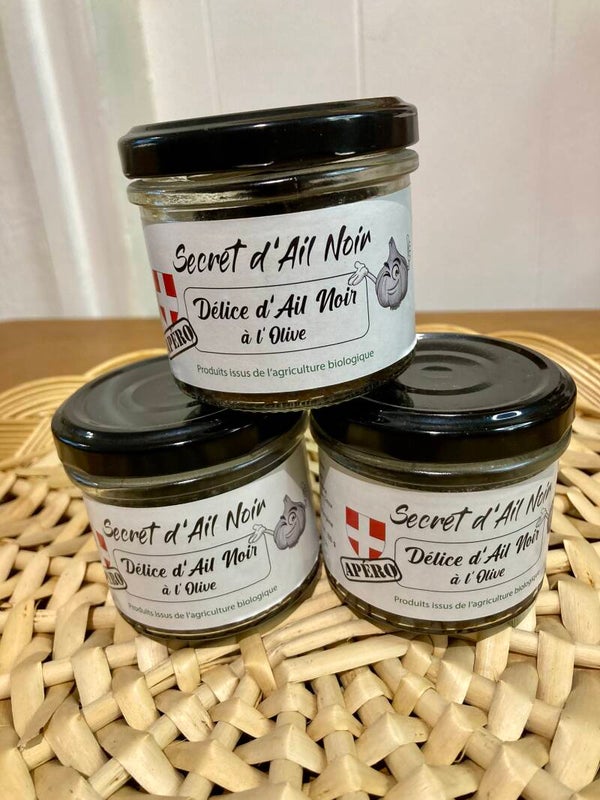 Délice d'ail noir à l'olive