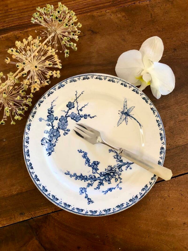 Superbe assiette Terre de Fer modèle Carmen