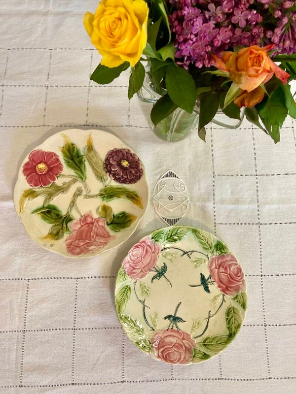 Magnifiques assiettes en barbotine fin 19ème