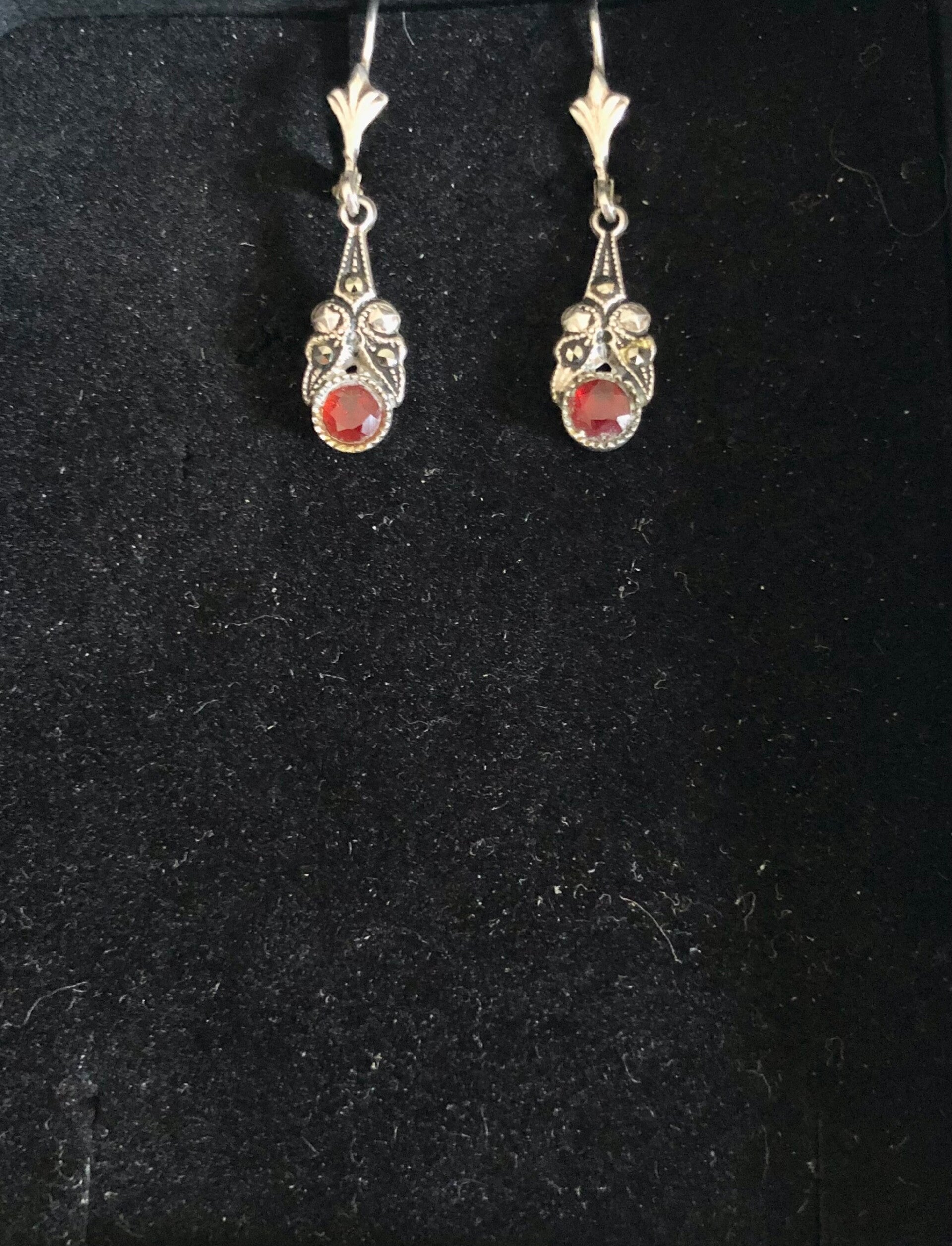 Boucles d'oreilles grenats et marcassites