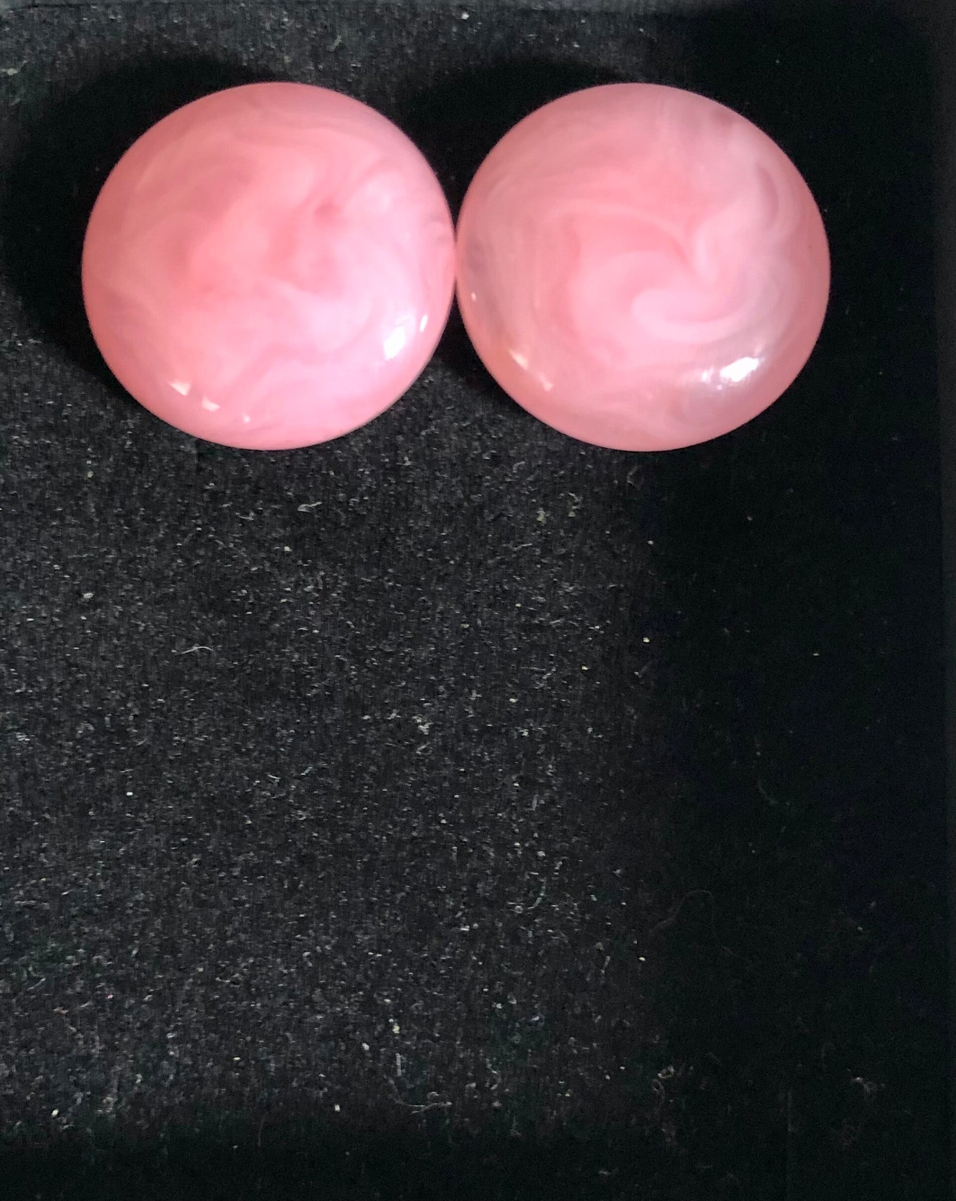 Charmantes boucles d'oreilles clip en quartz rose