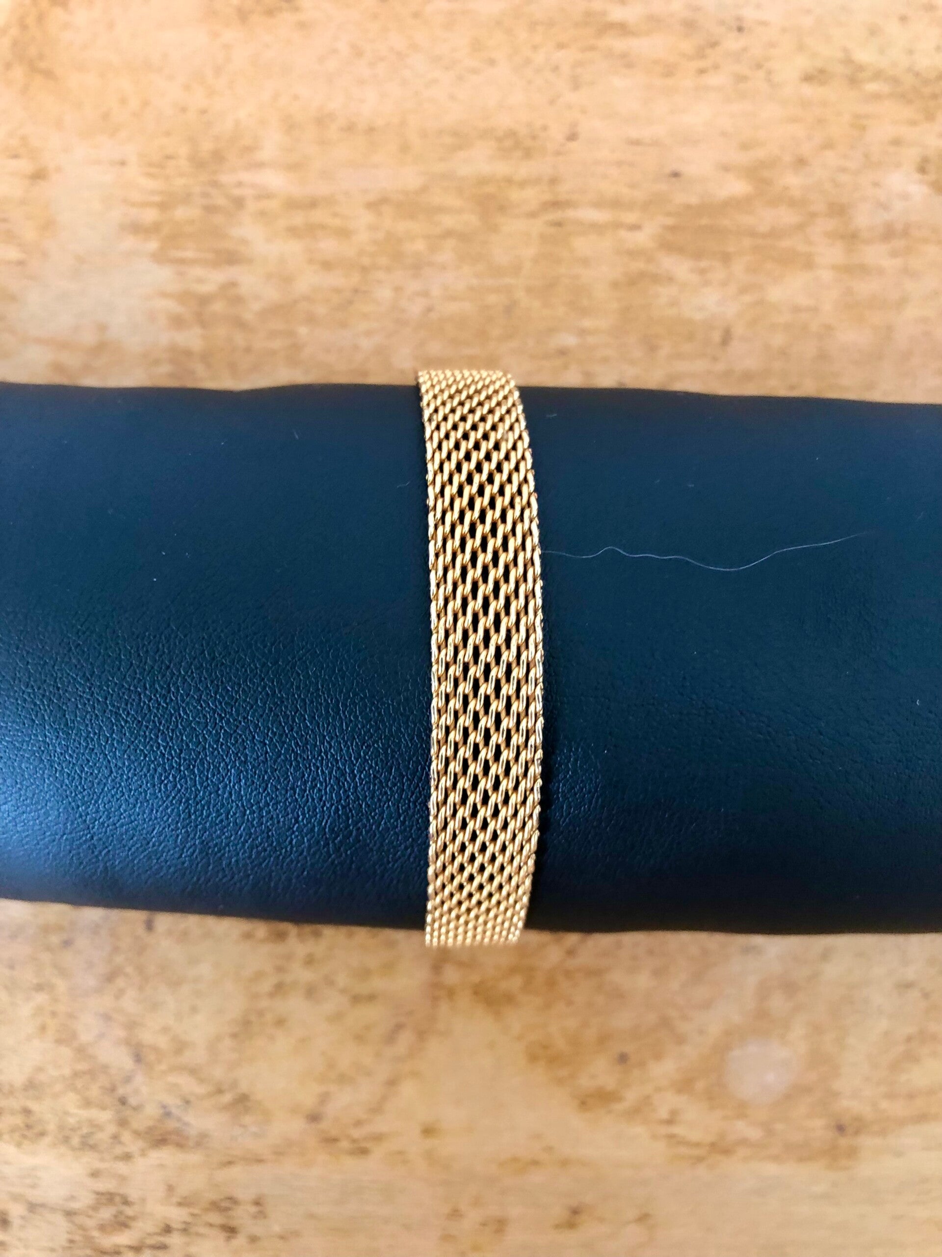 Très chic bracelet doré maille ruban tressé