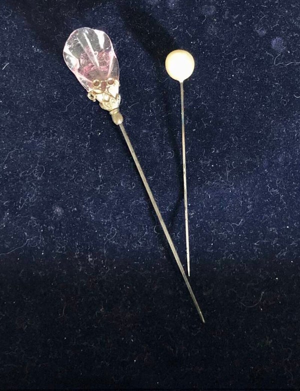 Lot de 2 épingles à chapeau anciennes