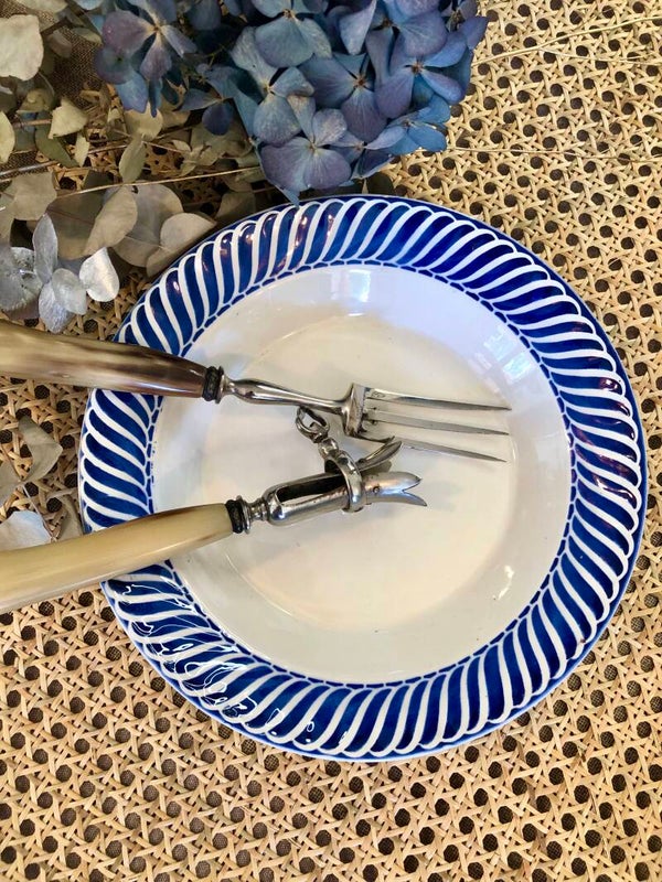 Magnifique plat de service rond creux Digoin Sarreguemines Jacquot bleu