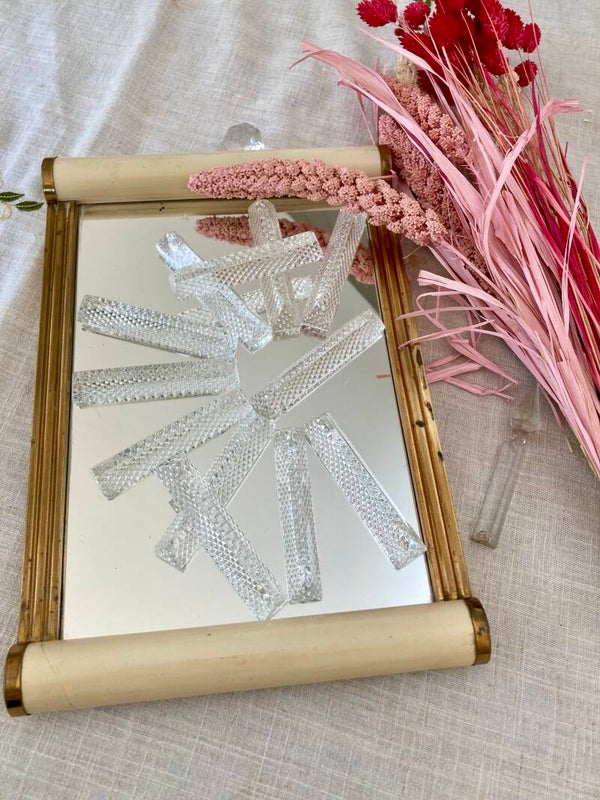 Elégante série de 12 porte-couteaux en cristal taillé