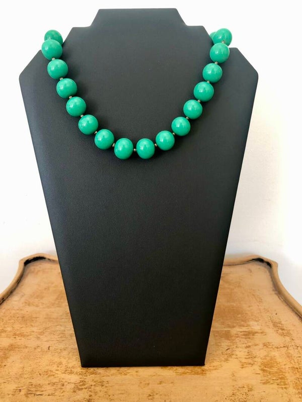 Collier de perles vertes 60's