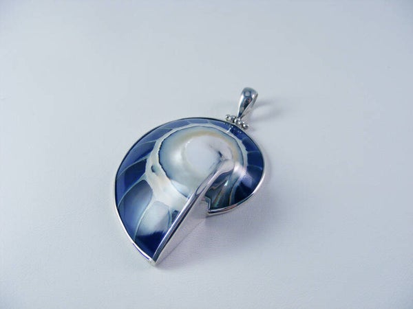 Bluauwe nautilus hanger