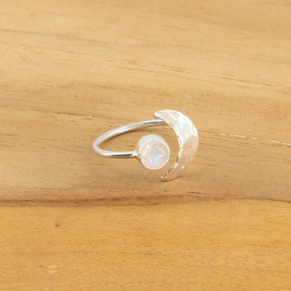 Maan maansteen ringetje