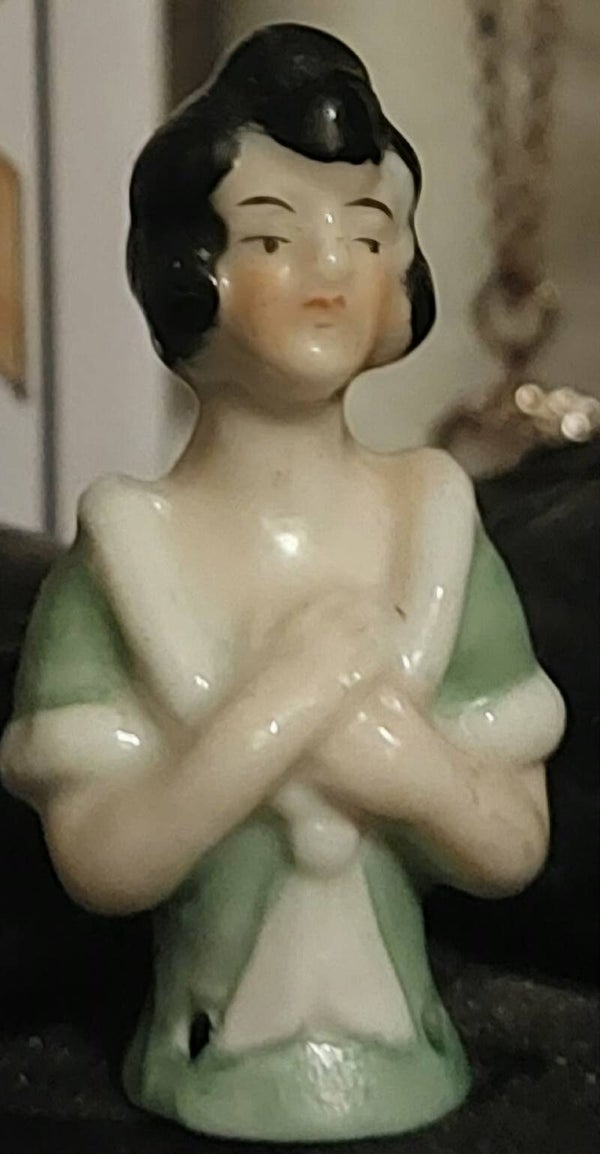 La Sophistiquée — Porseleinen Stijlfiguur (ca. 1920)