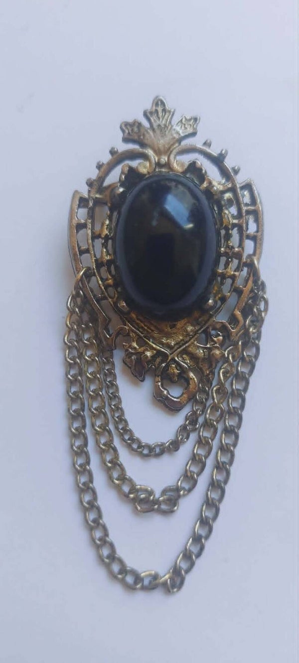 Broche met Donkere Steen & Kettingkjes – Bijoux