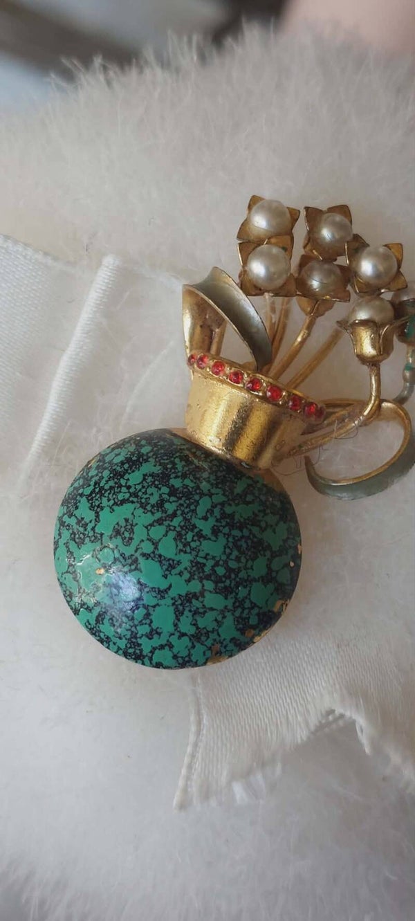 Titel Vintage Atelierbroche — Gold‑Filled Mid‑Century Bijouterie (ca. 1950)