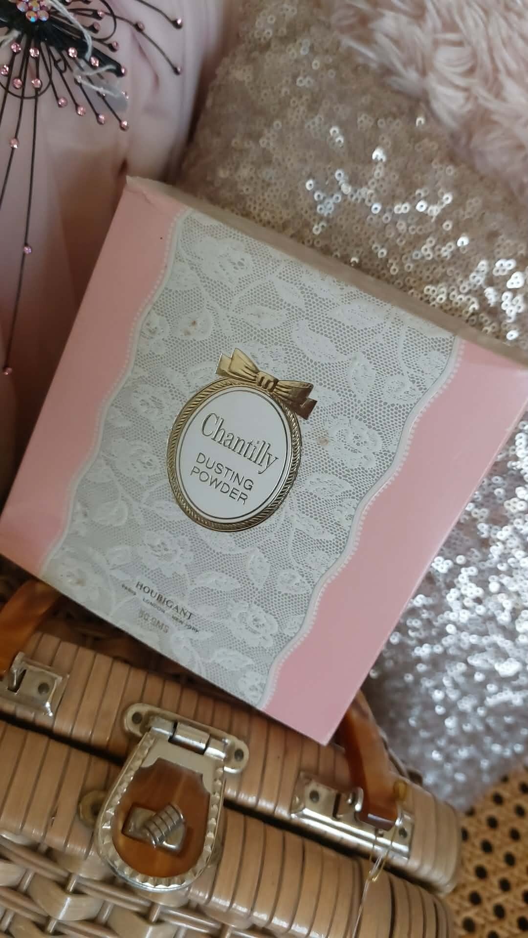 Boite de Poudre Chantilly · Pièce de Collection (Houbigant, jaren ’60)