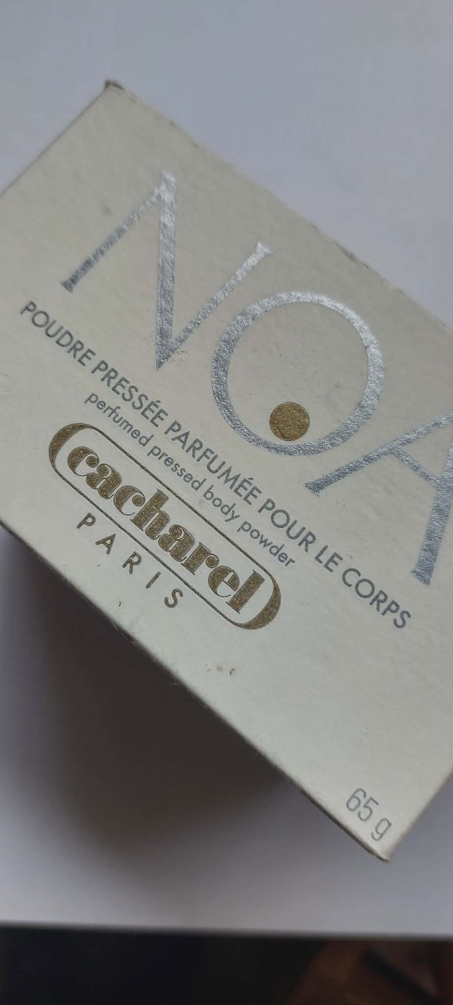 Cacharel NOA – Boîte de Poudre Parfumée – Rare & Discontinuée