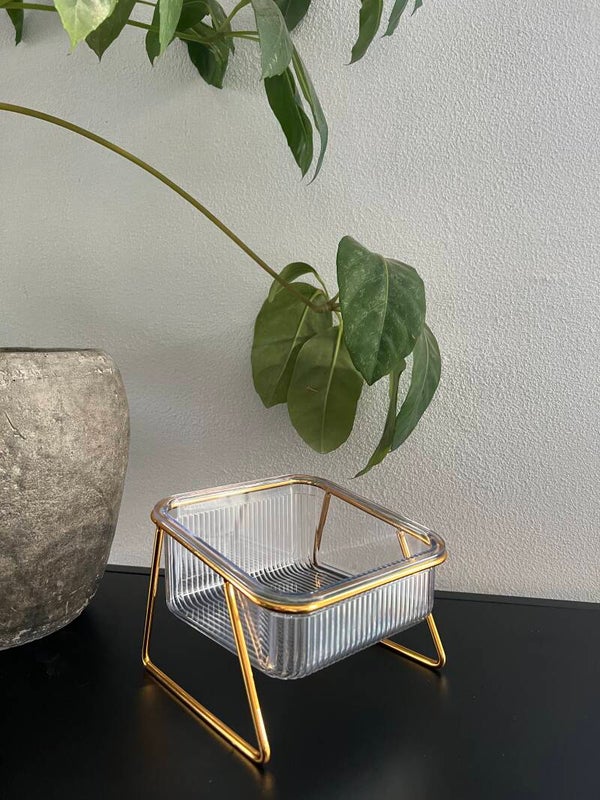 Voerbak enkel met gouden metalen frame