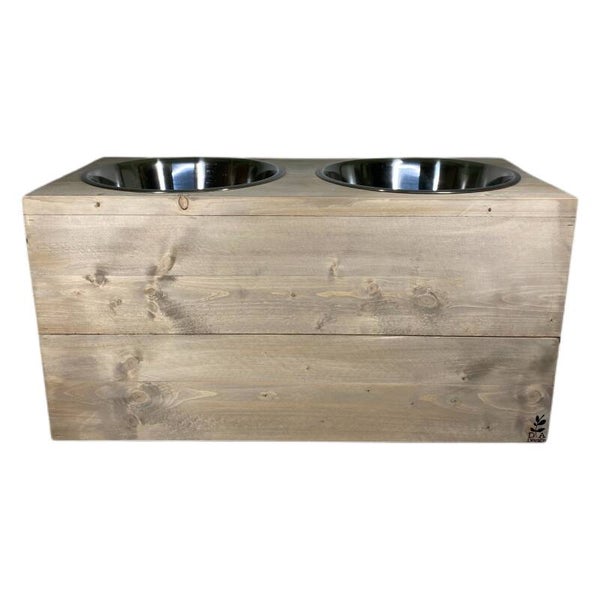 Mooie steigerhouten voerbak voor Shetlanders.