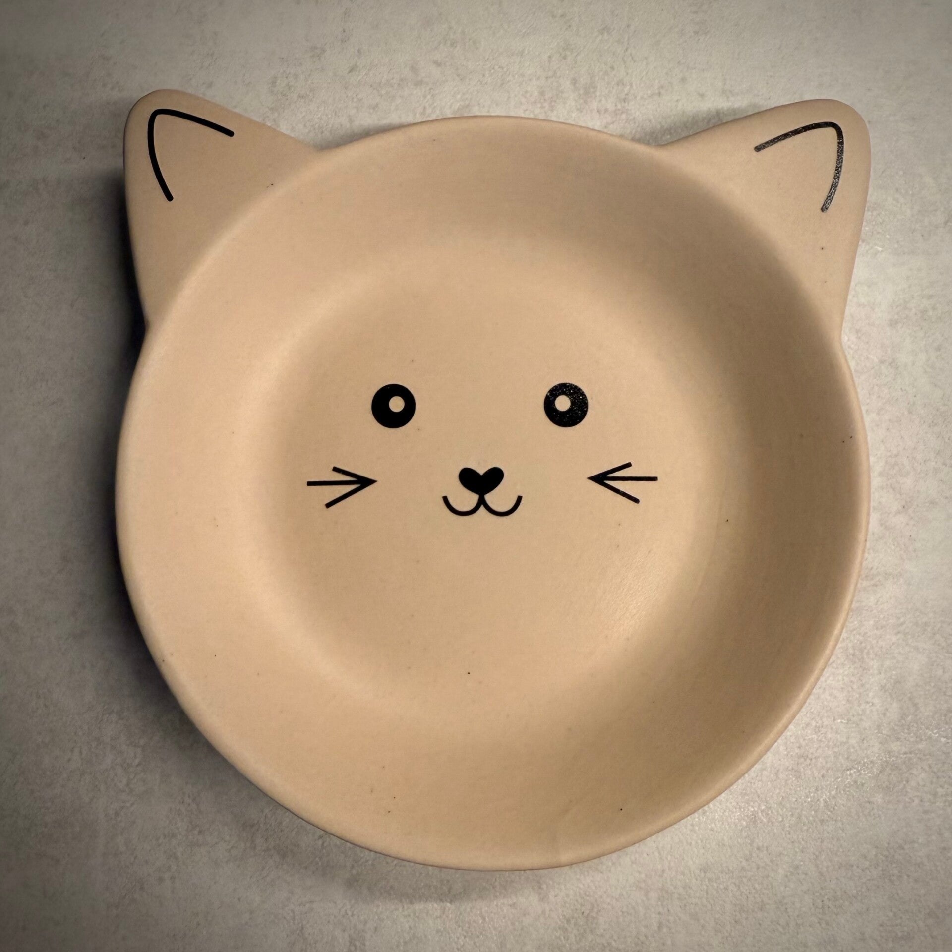 Stenen schaaltje in kattenvorm