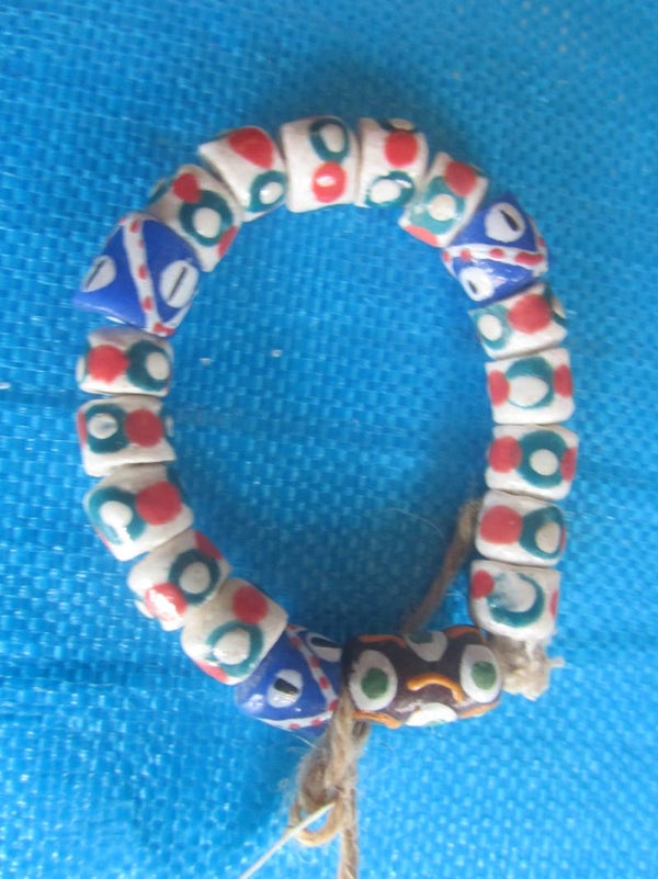 Ghaneze tribe armband klei