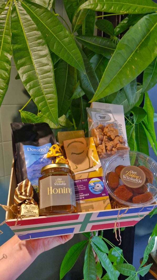 Groninger ''Kop d'r veur'' thee pakket