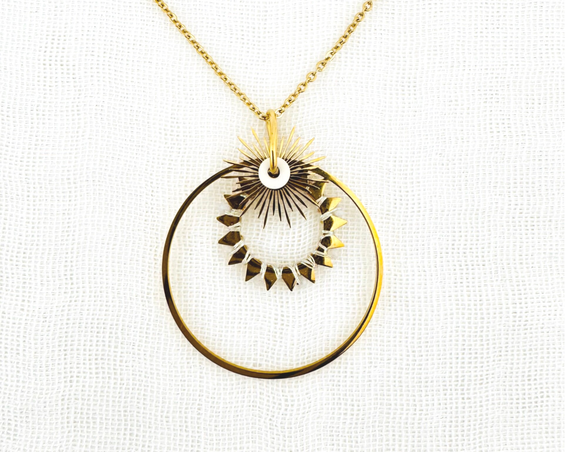 Collier Eclipse