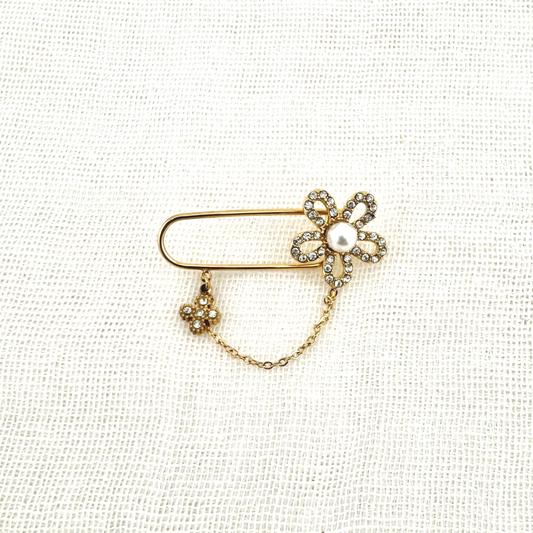 Broche