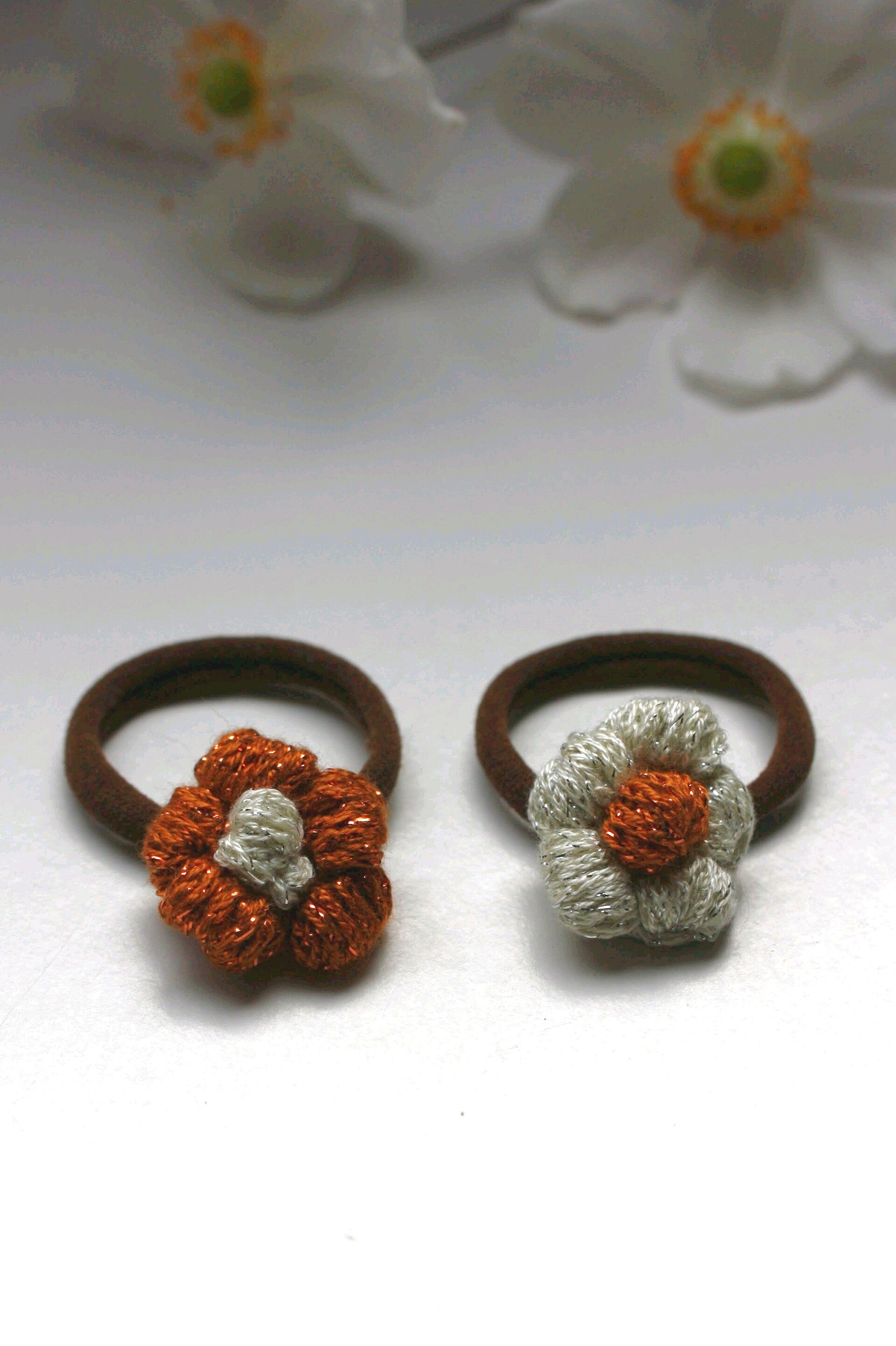 Flowers Knit Bruin/Beige - Set Haarelastiekjes