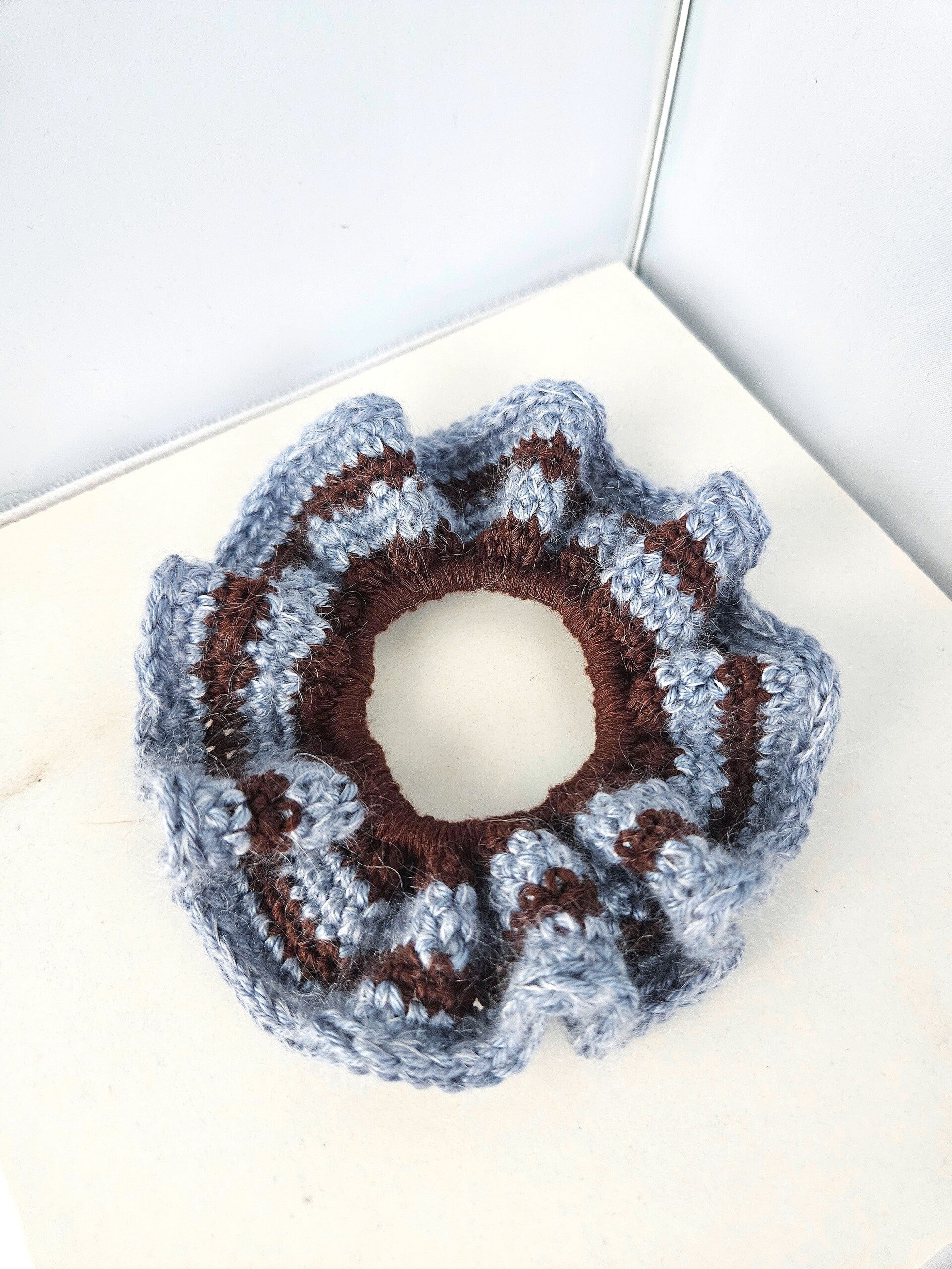 Scrunchie Crochet Bruin/Blauw