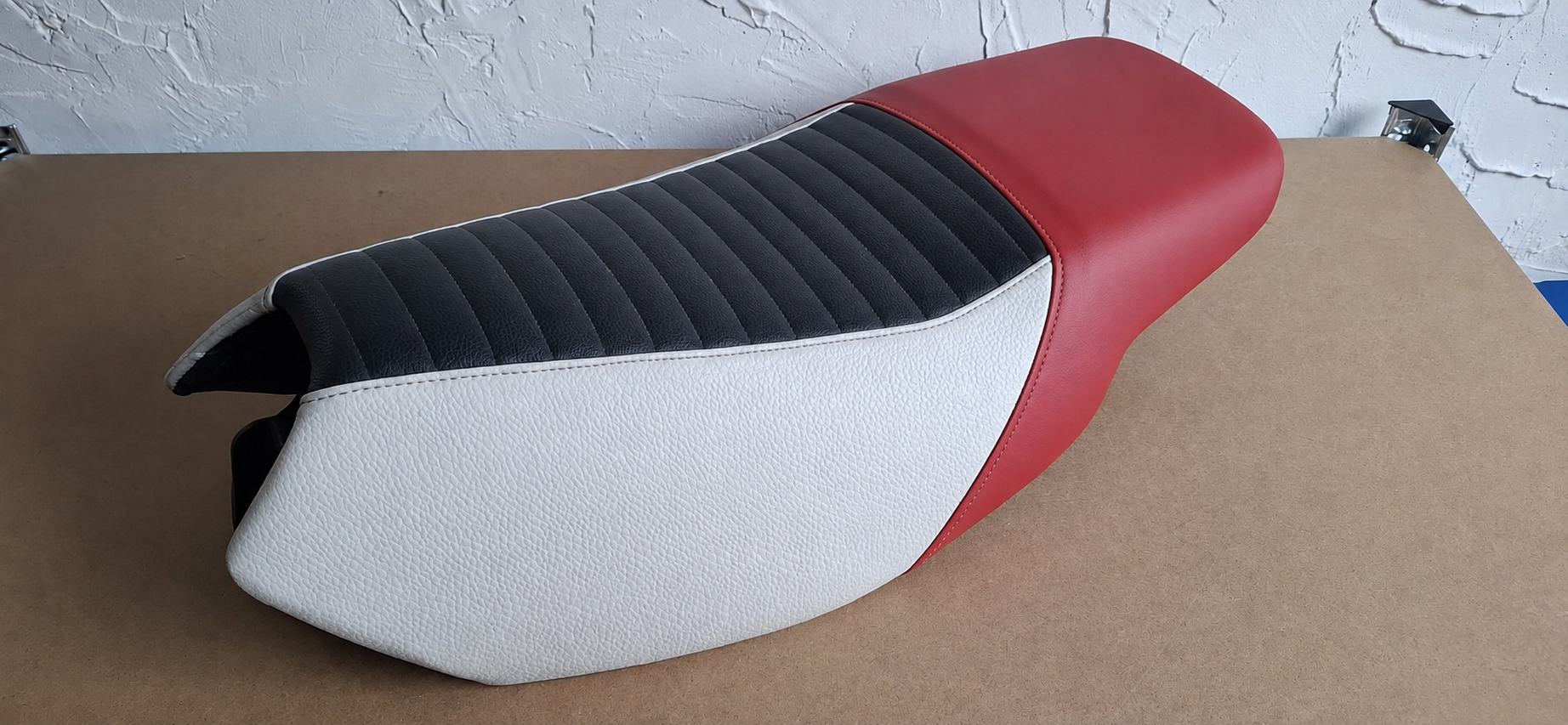 Zadel Peugeot Speedfight 1 / 2 - design 'Toulouse'
