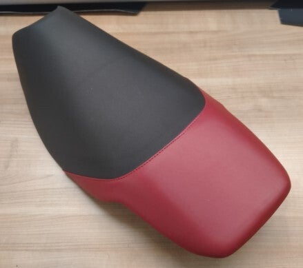 Zadel Peugeot Speedfight 1 / 2 - zwart met donkerrood