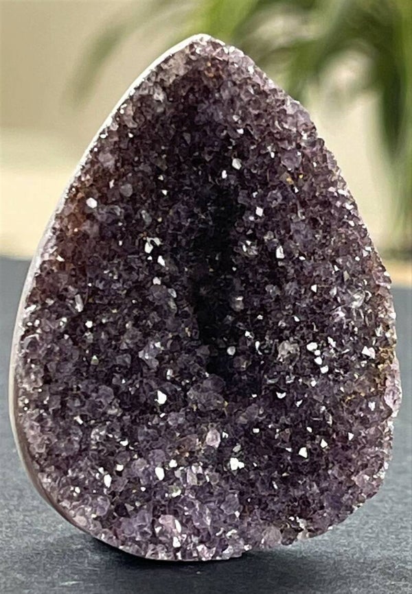 Amethist edelsteen met ruwe bovenkant druppel, groot